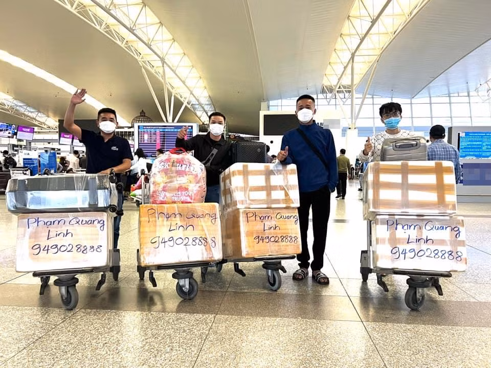 Quang Linh Vlog 'tay xach nach mang' tro lai chau Phi-Hinh-4