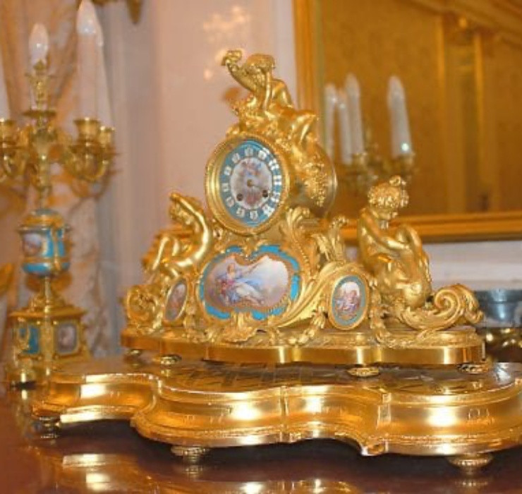 Tuy nhiên tính đến thời điểm hiện tại, nhiều cổ vật tại điện Kremlin đã bị gỡ bỏ do liên quan đến Nga hoàng (Nguồn ảnh: Du lịch Nga).