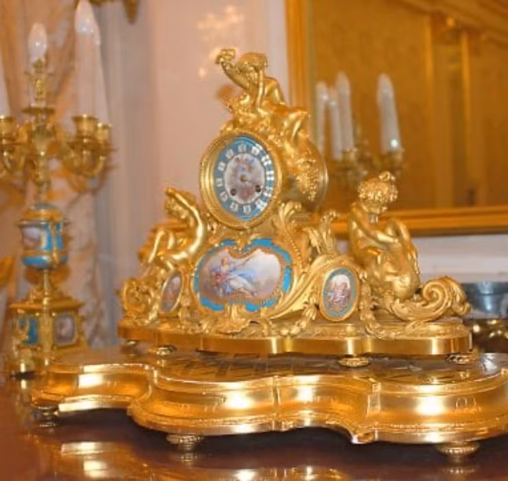 Tuy nhiên tính đến thời điểm hiện tại, nhiều cổ vật tại điện Kremlin đã bị gỡ bỏ do liên quan đến Nga hoàng (Nguồn ảnh: Du lịch Nga).