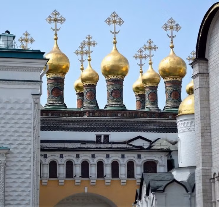 Chính vì vậy, có thể kết luận rằng điện Kremlin không chỉ là một công trình vĩ đại mang tính lịch sử, mà nó còn là pháo đài "bất khả xâm phạm", là niềm tự hào của nước Nga (Nguồn ảnh: Livejournal).