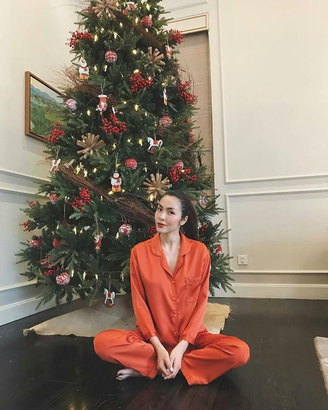 Đồ ngủ sao Việt: Đào Bá Lộc diện váy ngủ nữ tính hơn cả đồ bộ Ngọc Trinh - Hình 7 Do ngu sao Viet: Dao Ba Loc dien vay ngu nu tinh hon ca do bo Ngoc Trinh-Hinh-7