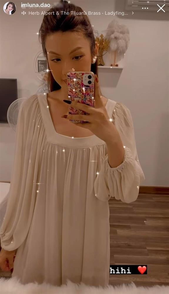 Đồ ngủ sao Việt: Đào Bá Lộc diện váy ngủ nữ tính hơn cả đồ bộ Ngọc Trinh Do ngu sao Viet: Dao Ba Loc dien vay ngu nu tinh hon ca do bo Ngoc Trinh