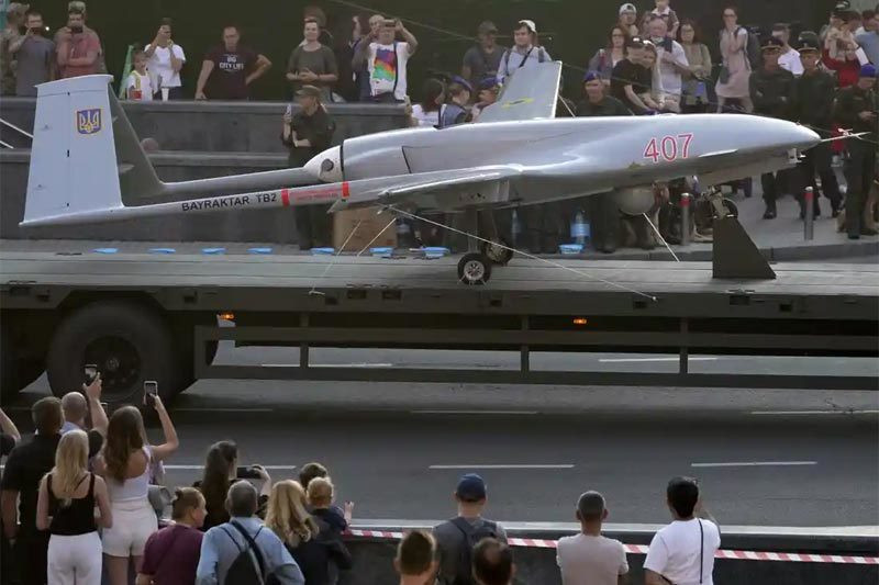 Diem danh vu khi phuong Tay chuyen cho Ukraine