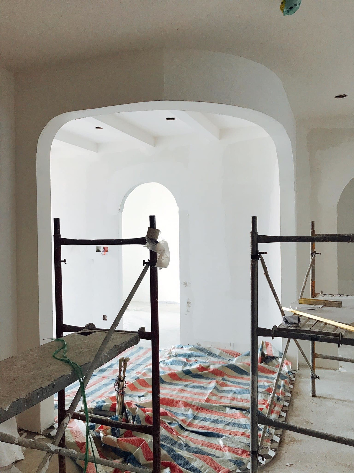 Căn hộ nhận bàn giao thô, thỏa sức cho kiến trúc sư sáng tạo.