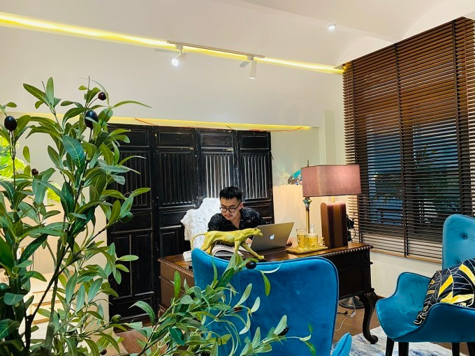 Căn hộ 140m2 mang phong cách Indochine đẹp chất ngất của kiến trúc sư trẻ ảnh 1