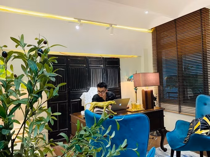 Căn hộ 140m2 mang phong cách Indochine đẹp chất ngất của kiến trúc sư trẻ ảnh 1