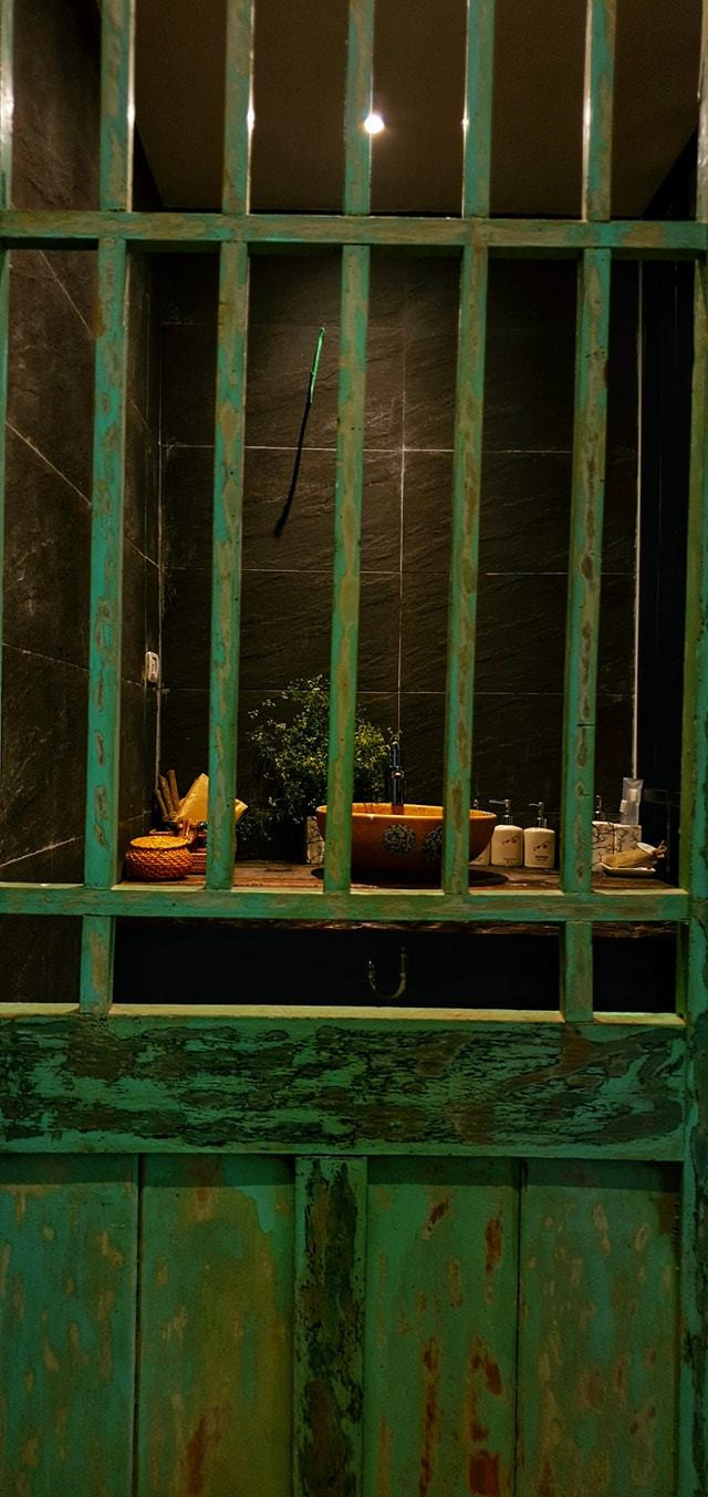 Ngôi nhà ‘thuận tự nhiên’ ở vùng núi Hòa Bình, nội thất làm từ đồ bỏ đi ảnh 15