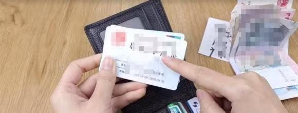 Du co bao tien trong vi, tot nhat ban nen nhet mot to giay vao do-Hinh-2