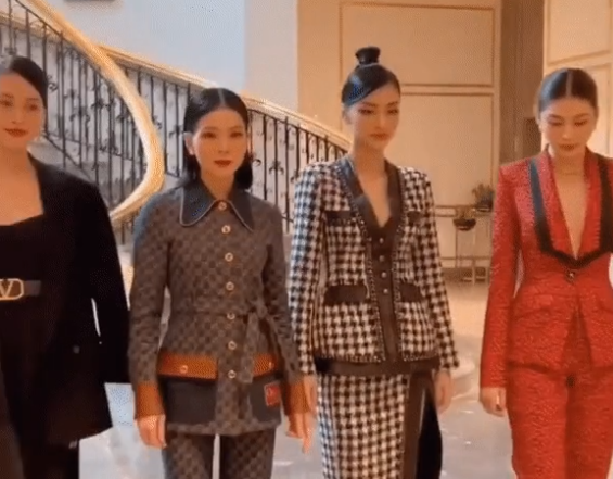 Le Quyen khoe man catwalk cung dan chan dai Vbiz... chuan giam khao Miss World?