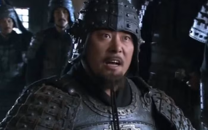 Ky phung dich thu khien ai tuong cua Tao Thao phai kieng ne la ai?