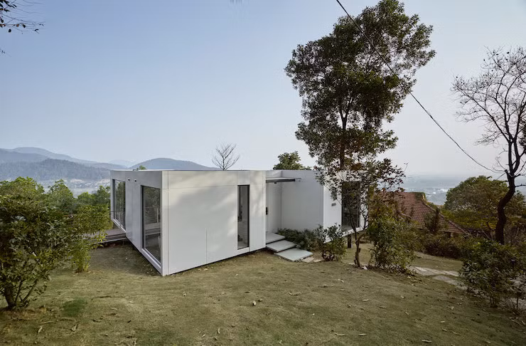 Nội thất theo phong cách tối giản với gam màu trung tính để tạo nên bầu không khí thoải mái.