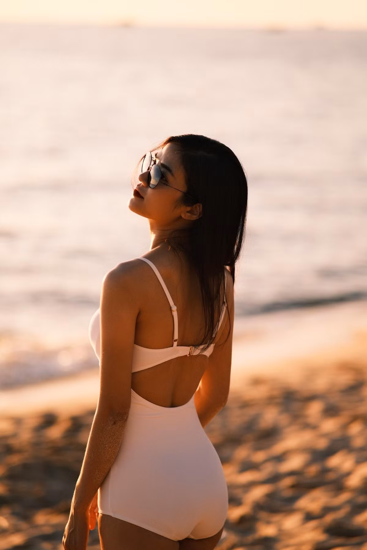 Tuy không sở hữu nhan sắc lộng lẫy, sắc sảo nhưng vẻ ngoài nhanh nhẹn, nhỏ nhắn của nữ diễn viên dễ dàng gây được ấn tượng và thiện cảm với khán giả.