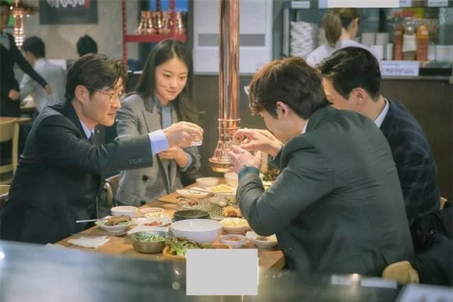 Bi dong nghiep ac y, cau noi cua chong toi khien tat ca cam nin-Hinh-2