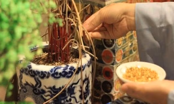 Cot bat huong tren ban tho bao gom nhung thu gi?-Hinh-3