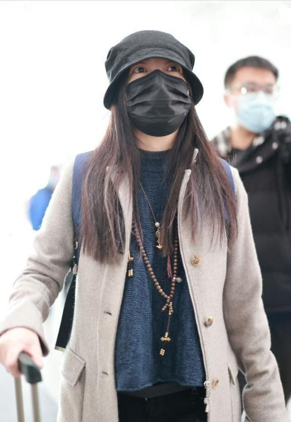 Trieu Vy xuat hien khong trang diem, mat phat tuong vi tang can qua da-Hinh-5