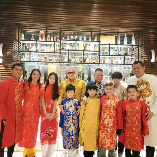 Con dâu tỷ phú Hoàng Kiều phản ứng gì tin bố chồng vỡ nợ? - Hình 4 Con dau ty phu Hoang Kieu phan ung gi tin bo chong vo no?-Hinh-4