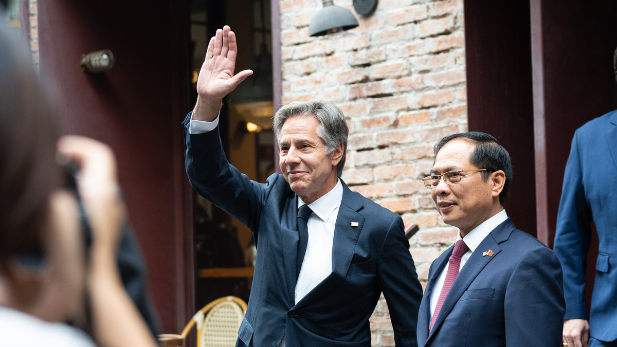 Bo truong Ngoai giao Viet Nam moi Ngoai truong My ca phe pho co Ha Noi-Hinh-4