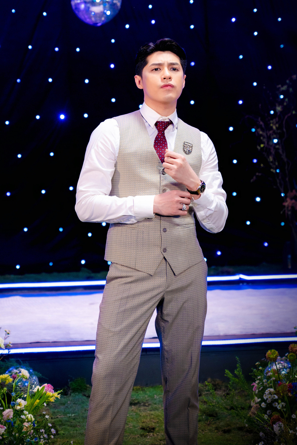 Van hoa ung xu 'cho bua' dang bao dong cua sao Viet va anti-fan