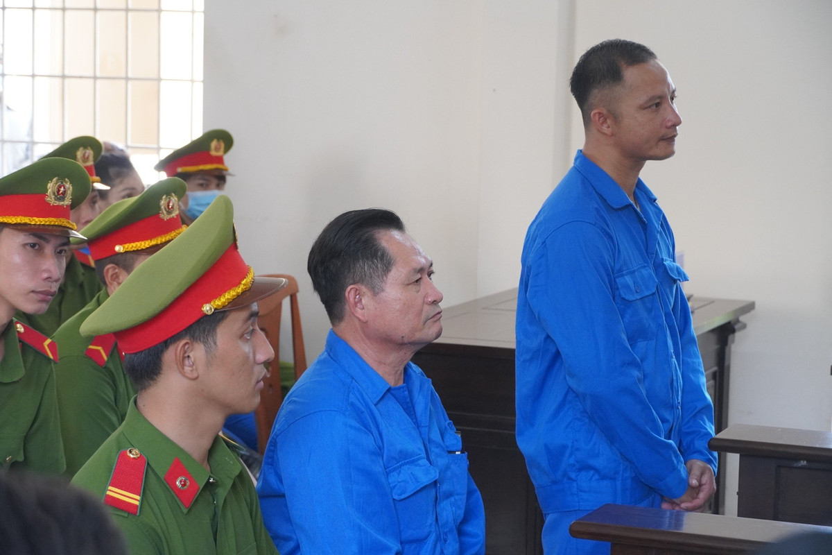 Hai cha con đại gia Thiện Soi lãnh 29 năm tù - Hình 2 Hai cha con dai gia Thien Soi lanh 29 nam tu-Hinh-2