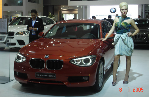 BMW X1 được trang bị động cơ TwinPower Turbo 4 xylanh, là chiếc xe duy nhất trong phân khúc hatchback sử dụng công nghệ dẫn động cầu sau.