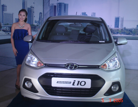 Với chiều dài 3.765mm, Hyundai Grand i10 trở thành mẫu xe dài nhất trong phân khúc. Cùng với chiều rộng 1.660 mm, tăng thêm 65mm so với phiên bản trước đây.