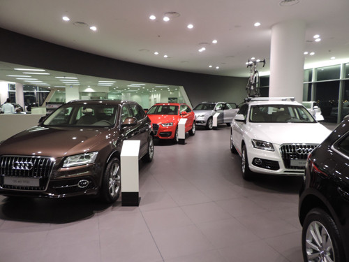 Showroom Audi Dubai là showroom đầu tiên được thiết kế với nhiều tầng trưng bày xe.