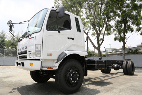 Xe tải trung Fighter được lắp ráp ngay tại nhà máy Mercedes.