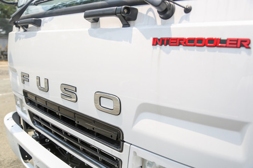 Xe được lắp động cơ 6 xi-lanh thẳng hàng làm mát bằng dung dịch.