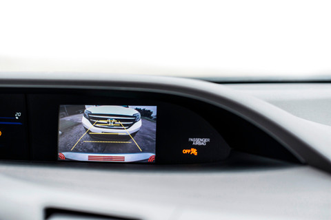 Honda Civic phiên bản mới hệ thống camera lùi được tích hợp hiển thị trên màn hình i-MID.