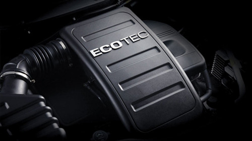 Xe có giá bán 939 triệu đồng (đã có VAT), được trang bị động cơ xăng DOHC Ecotec LE9 dung tích 2,4L phun nhiên liệu trực tiếp cho công suất tối đa 165 mã lực.