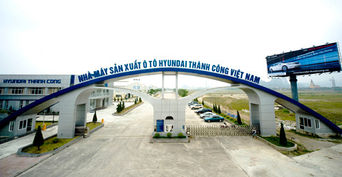Nhà máy Ô tô Hyundai Thành công xây dựng từ năm 2007, đến tháng 3/2011 nhà máy chính thức đi vào hoạt động. Nhà máy xây dựng trên diện tích 68ha với tổng vốn đầu tư lên tới 80 triệu USD. Công suất thiết kế của nhà máy lên tới 40,000 xe/năm. Năm 2014, Nhà máy Ô tô Hyundai Thành Công tiếp tục lắp ráp sản phẩm thứ 2 - Hyundai SantaFe 2015.