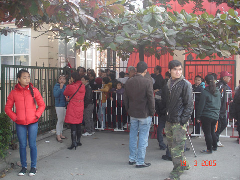 Dan Thu do xep hang dai dien kien Cup vang World Cup