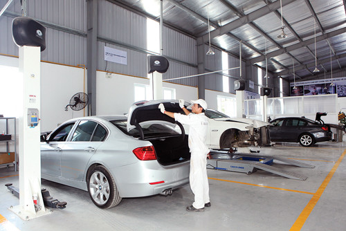 Trong phạm vi sửa chữa nhanh, xe sẽ được bảo dưỡng thay dầu động cơ, lọc dầu, lọc gió động cơ, lọc gió điều hòa, bảo dưỡng điều hòa, lọc xăng, thay dầu số, dầu cầu, dầu trợ lực lái, cài đặt mã bảo dưỡng, thay nước rửa kính.