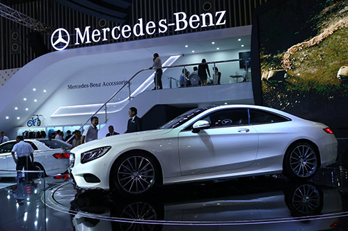 Tương xứng với ngoại hình đầy sức hút chính là sức mạnh 455 mã lực từ bên trong, giúp chiếc xe tăng tốc 0-100 km/h trong vòng 4,6 giây. Với mô-men xoắn lên đến 700 Nm ngay tại vòng tua thấp 1.800 – 3.500 vòng/phút và hệ dẫn động 4 bánh toàn thời gian 4MATIC, mọi cung đường đều trở nên dễ dàng với S 500 4MATIC Coupe.