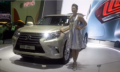Vừa trình làng, Lexus GX460 cũng được giới thiệu tại triển lãm lần này cùng với các sản phẩm được yêu thích trên thị trường như LX570, RX350, LS460L, GS350, ES350...