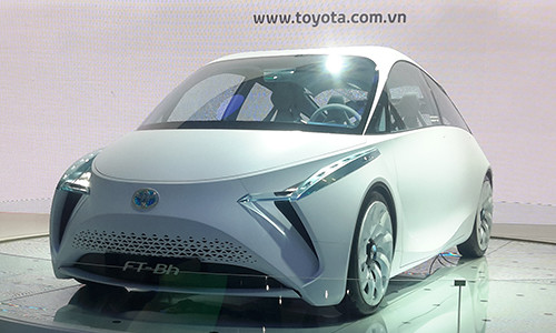 Được thiết kế theo ý tưởng “ecomotion” (eco + emotion – thân thiện với môi trường và người sử dụng), mẫu xe ý tưởng Hybrid FT-Bh của Toyota nổi bật với các điểm mạnh: Trọng lượng nhẹ, tính khí động học tối ưu, hệ thống truyền lực hiệu quả cao, quản lý năng lượng nhiệt hiệu quả, tiết kiệm năng lượng điện.