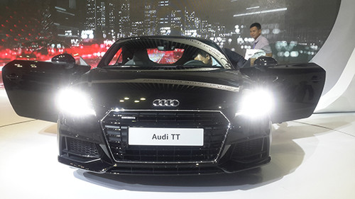 Audi TT Coupe - chiếc xe thể thao compact này thật sự ấn tượng với thiết kế và cảm giác lái năng động cùng những công nghệ nổi bật như khoang lái trực quan và đèn pha LED ma trận.