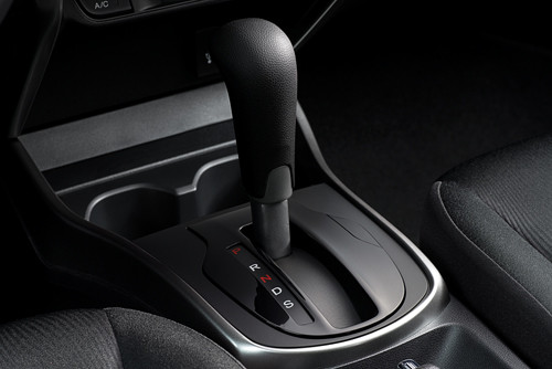 Dựa trên hệ thống hiện tại sử dụng động cơ 1.5L SOHC i-VTEC, Honda đưa ra hai phiên bản cho hộp số là hộp số vô cấp CVT và hộp số sàn 5 cấp. Thùng nhiên liệu được chuyển về phía sau để giảm khối lượng và tăng hiệu suất sử dụng nhiên liệu.