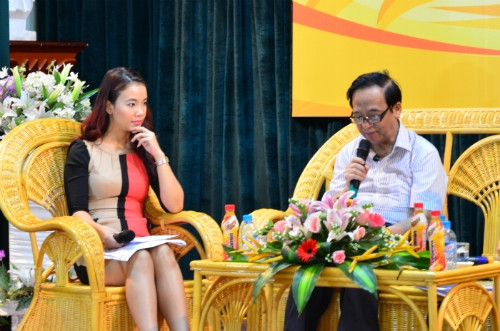 Giáo sư Nguyễn Lân Dũng.