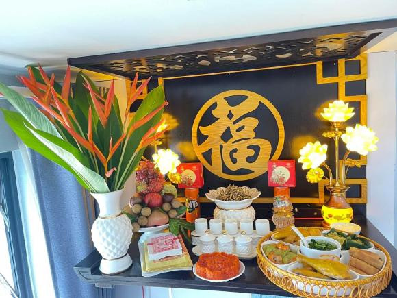  Giấy tiền vàng mã: Là vật phẩm có thể dâng cúng trên bàn thờ gia tiên, nhưng giấy tiền vàng mã là vật tuyệt đối không được đặt lên bàn thờ Phật. Đây là vật phẩm cúng cho người đã khuất, không được tùy tiện dâng lên bàn thờ Phật, gây mất sự trang nghiêm. 