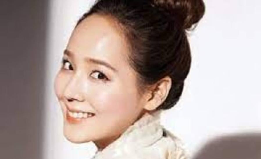  Người xưa thường cho rằng trán cao là bướng bỉnh nhưng đó cũng là một đặc điểm của những người thành công, bởi họ có ý chí kiên định và khi đã làm thì tập trung không bị phân tâm bởi phán xét của người khác.