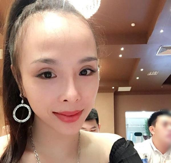 Những người có tướng mạo trán cao thường là người có tính sáng tạo tốt và tư duy phong phú. Chính nhờ thế mà người trán cao thường thông minh sắc sảo và cuộc sống dư giả thuận lợi không khó khăn về tài chính.