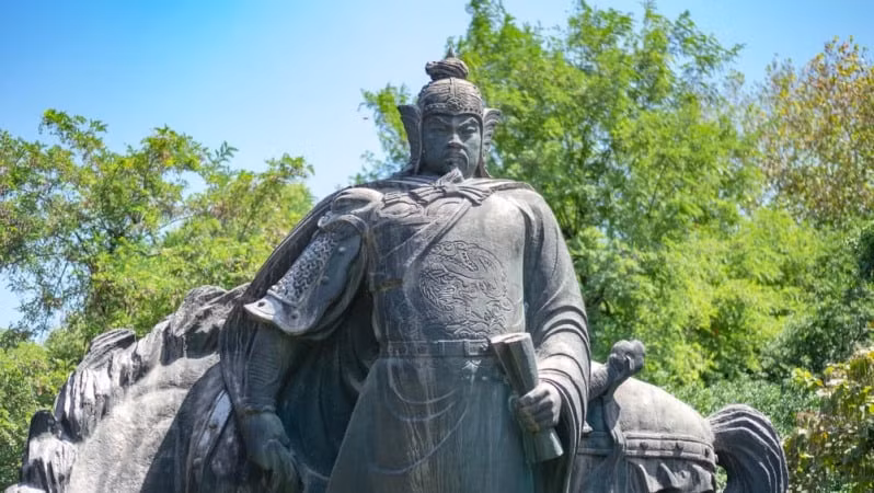  Cũng chính bởi vì chuyện này, Tần Cối được Kim Ngột Truật trọng dụng. Cuối cùng, anh trở về thời Nam Tống để làm tay mắt cho Kim Ngột Truật, không ngờ cuối cùng lại trở thành tể tướng của triều đại Nam Tống.