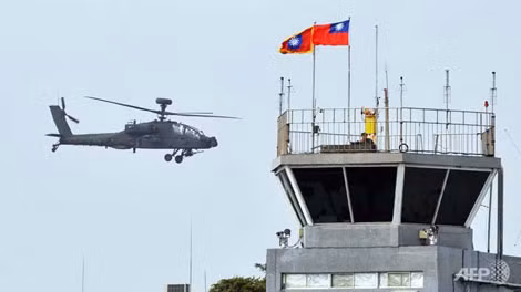 Trực thăng chiến đấu tối tân AH-64E.