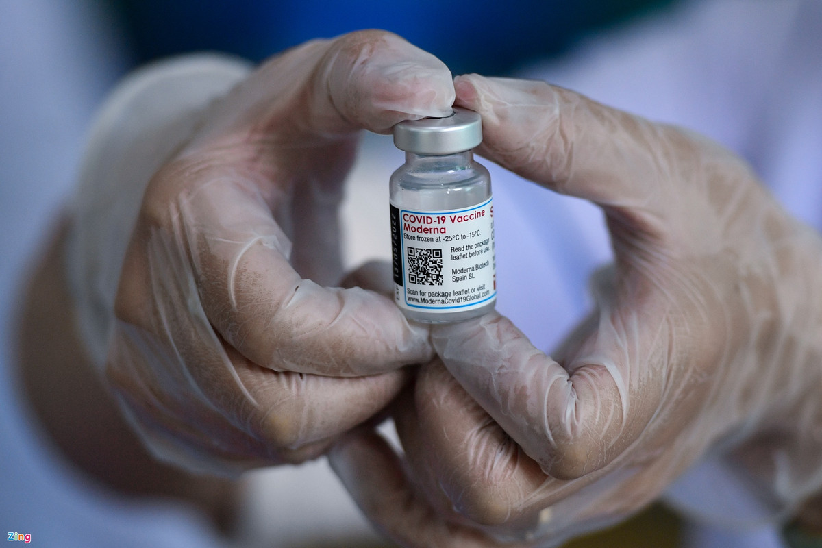 Vaccine được tiêm cho trẻ em 5-11 tuổi là Moderna, với liều lượng là 0,25ml mỗi trẻ. TP.HCM được cấp 87.500 liều vaccine Covid-19 trong đợt đầu tiên để thực hiện chiến dịch tiêm chủng này.