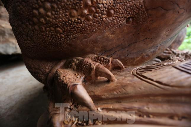 Chang trai bien re cay, than go thanh tuong dieu khac nghe thuat-Hinh-7