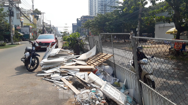 br/> Theo Ban quản lý đầu tư xây dựng công trình giao thông đô thị TPHCM (chủ đầu tư), dự án này đã thi công được khoảng 60% và tạm ngưng đến nay do vướng mặt bằng.