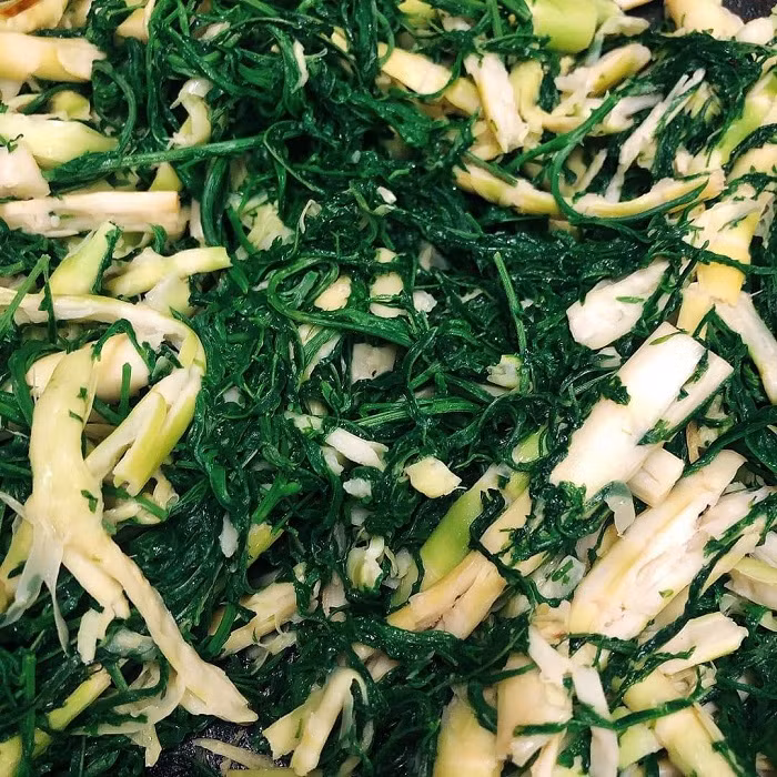 Loại rau rừng nghe tên đã thấy bốc mùi trở thành đặc sản ảnh 6