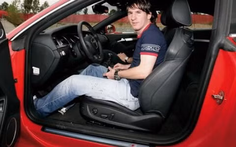 Audi Q7 với động cơ sản sinh công suất 440 mã lực của siêu sao Barca mạnh mẽ và cá tính.