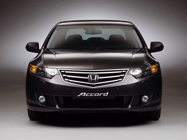 Phiên bản mới được thiết kế với nhiều dạng lưới tản nhiệt, tùy theo từng phiên bản động cơ để giúp khách hàng dễ dàng phân biệt các xe.